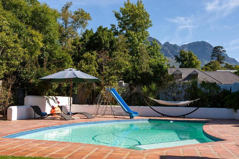 Guest house Albourne 4*